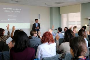 Willem Kuyken presenting a research seminar